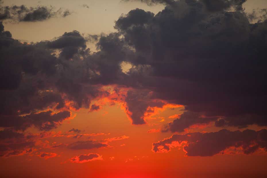 110909_021_clou_onfire