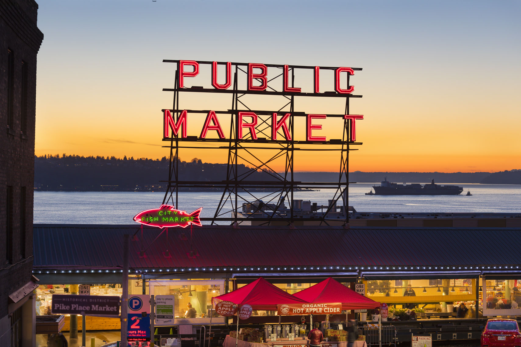 Seattle_002_PublicMarket_2819